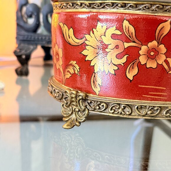 Large Vintage Porcelain and Brass Oval Trinket Box in Rust and Gold - Picture 4 of 17